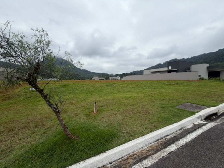 Imagem Lote de 560 m² em condomínio fechado à venda, Duquesa de Chartres - Jaraguá do Sul/SC