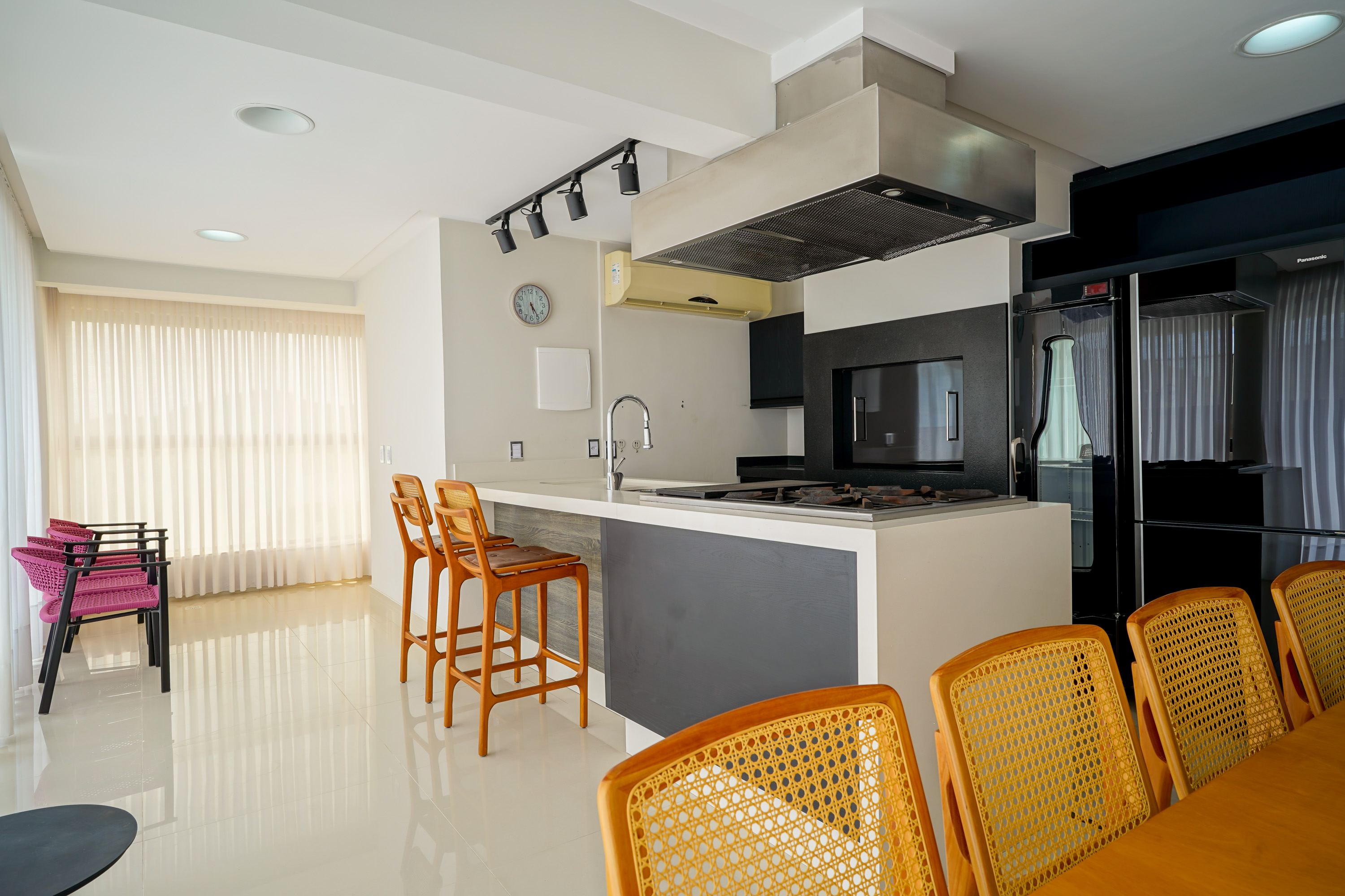Imagem Cobertura Duplex no Residencial Sunrise em Penha / Alto Padrão - Frente para o mar - Mobiliado - Quadra do Mar