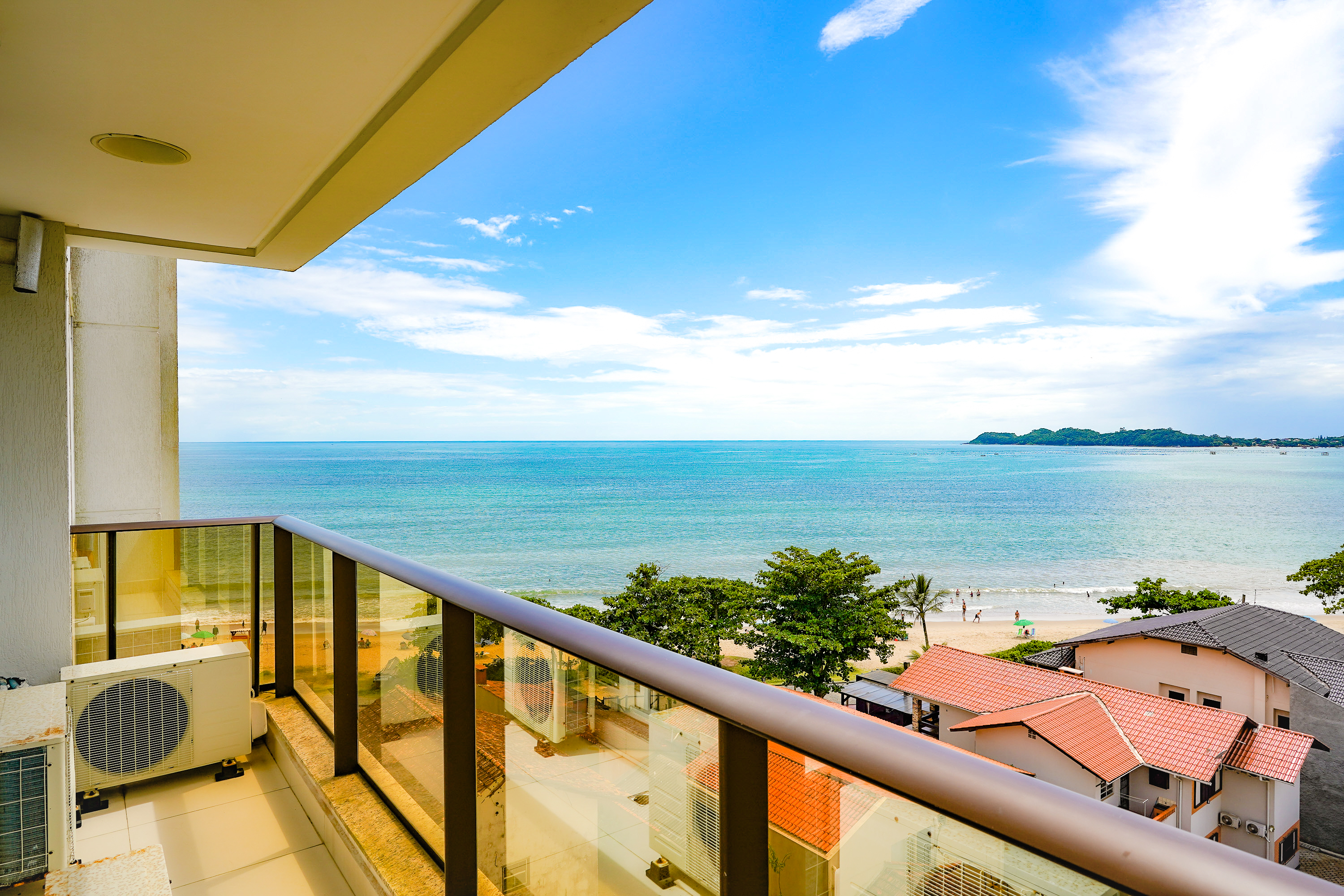 Imagem Cobertura Duplex no Residencial Sunrise em Penha / Alto Padrão - Frente para o mar - Mobiliado - Quadra do Mar